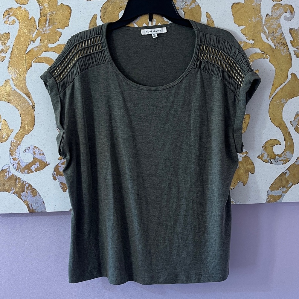 Rose + Olive Size XL Dark Green‎ Statement Cap Sleeve T-Shirt